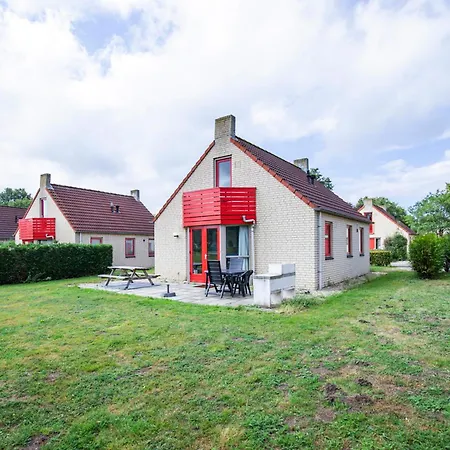 6 - Persoons Lakeside 11 Holiday home Ewijk