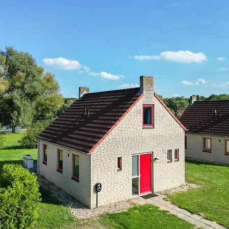 Holiday home 6 - Persoons Lakeside 11 Ewijk