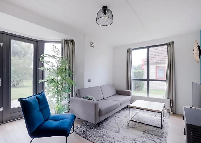 6 - Persoons Lakeside 11 Holiday home *