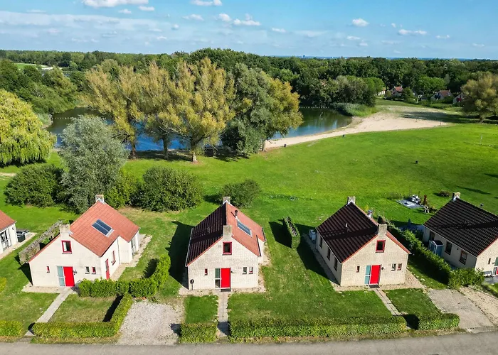 6 - Persoons Lakeside 11 *