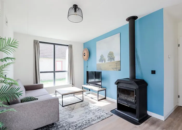 6 - Persoons Lakeside 11 بيت للعطل