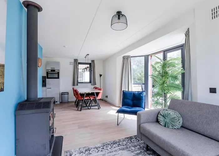 6 - Persoons Lakeside 11 Holiday home