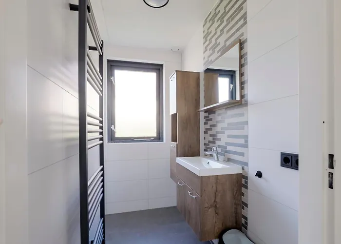 6 - Persoons Lakeside 11