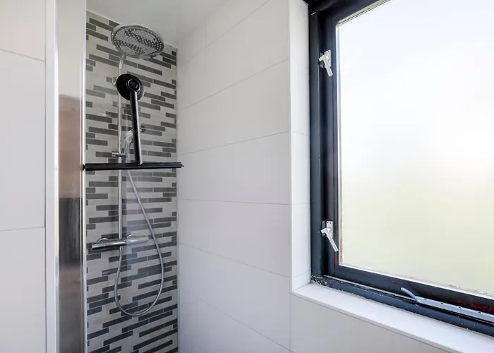 6 - Persoons Lakeside 11 * Ewijk