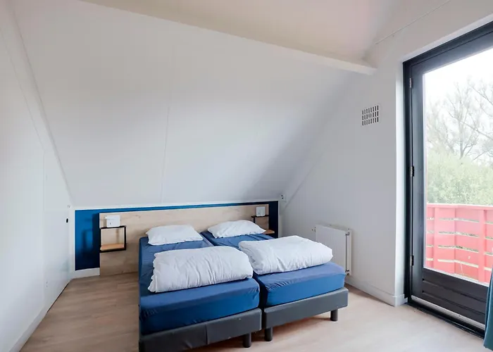 6 - Persoons Lakeside 11 Holiday home Ewijk