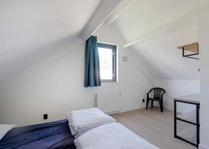 6 - Persoons Lakeside 11 * Ewijk