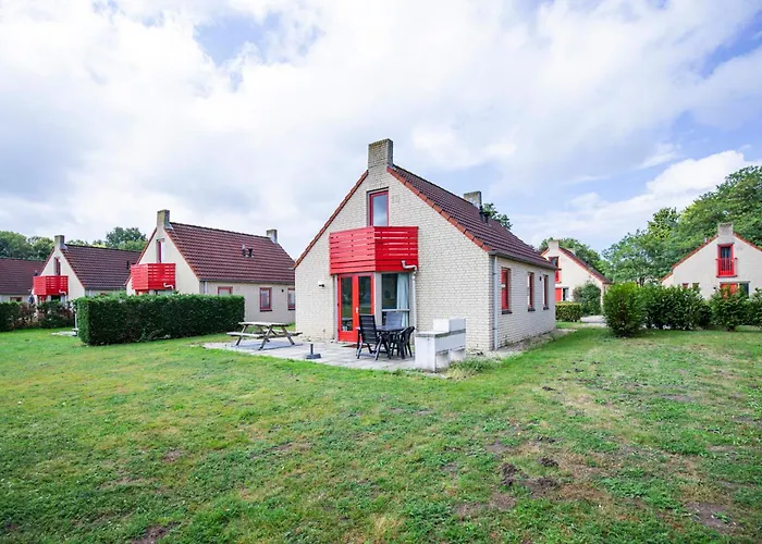 6 - Persoons Lakeside 11 Holiday home Ewijk