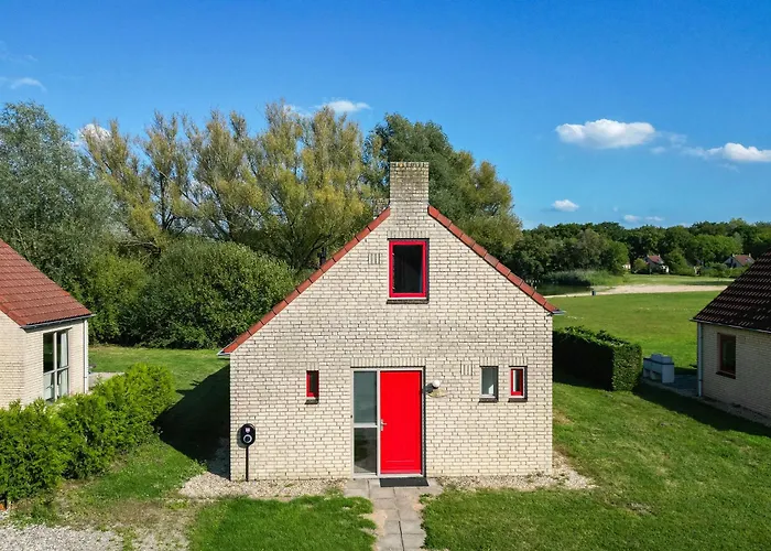 6 - Persoons Lakeside 11 Holiday home *